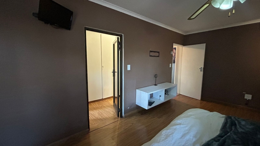 3 Bedroom Property for Sale in Safari Gardens North West